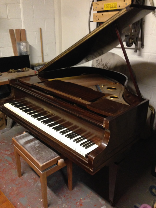 Baby Grand Sideview. 