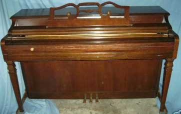 Wurlitzer Console Piano