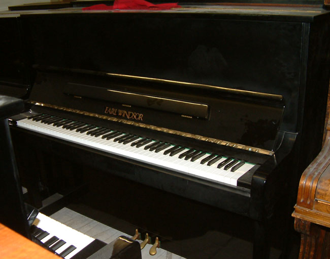 Earl Windsor japanese piano
