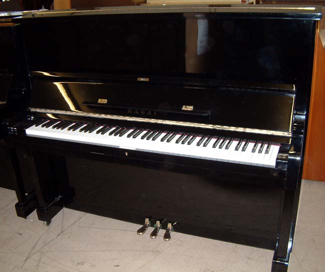 Kawai BL31 upright piano