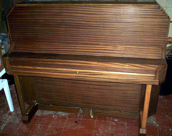 Art deco pianos