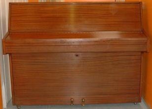 Schreiber small modern restored piano