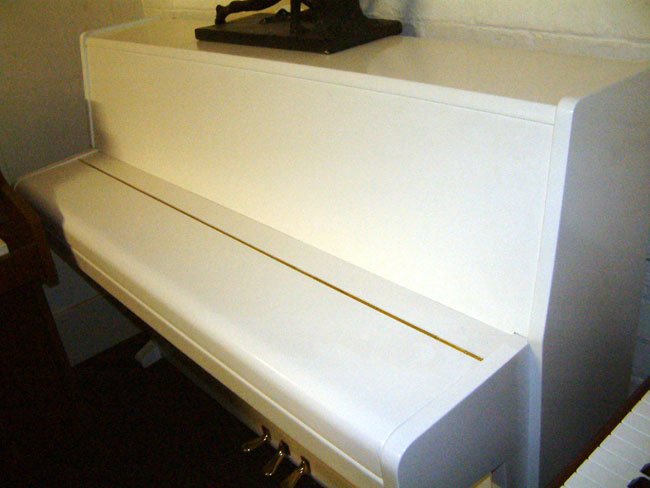 Piano Sideview