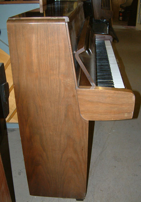 Yamaha Walnut Satin Piano