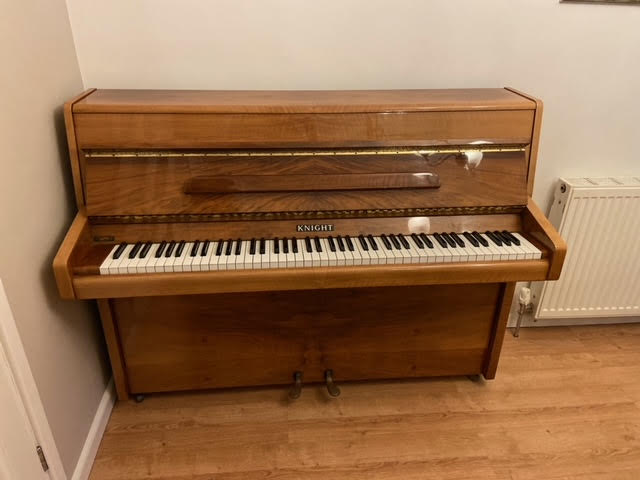 Knight k6 upright
