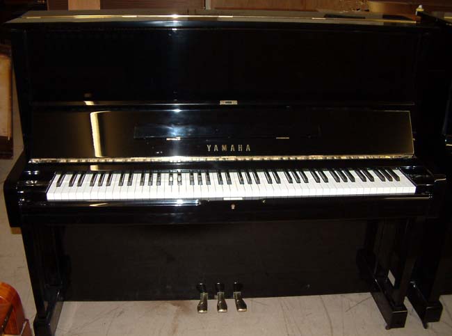 Yamaha U1 piano